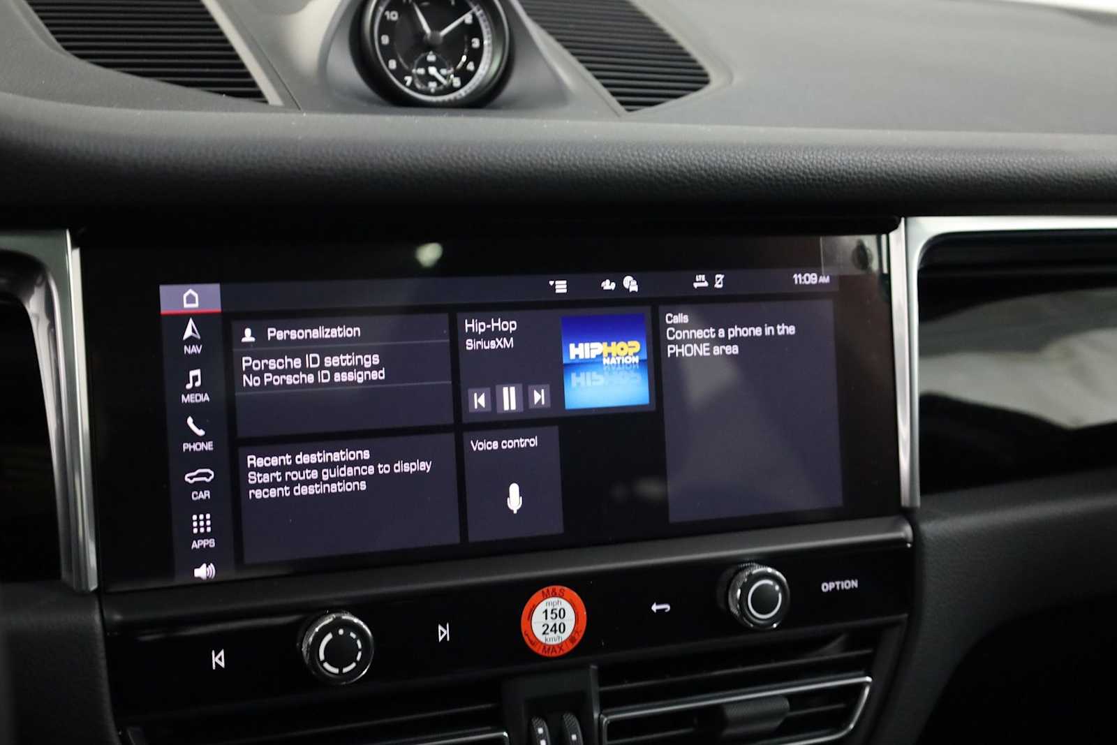 Thumbnail: 2026 Porsche Macan - 33