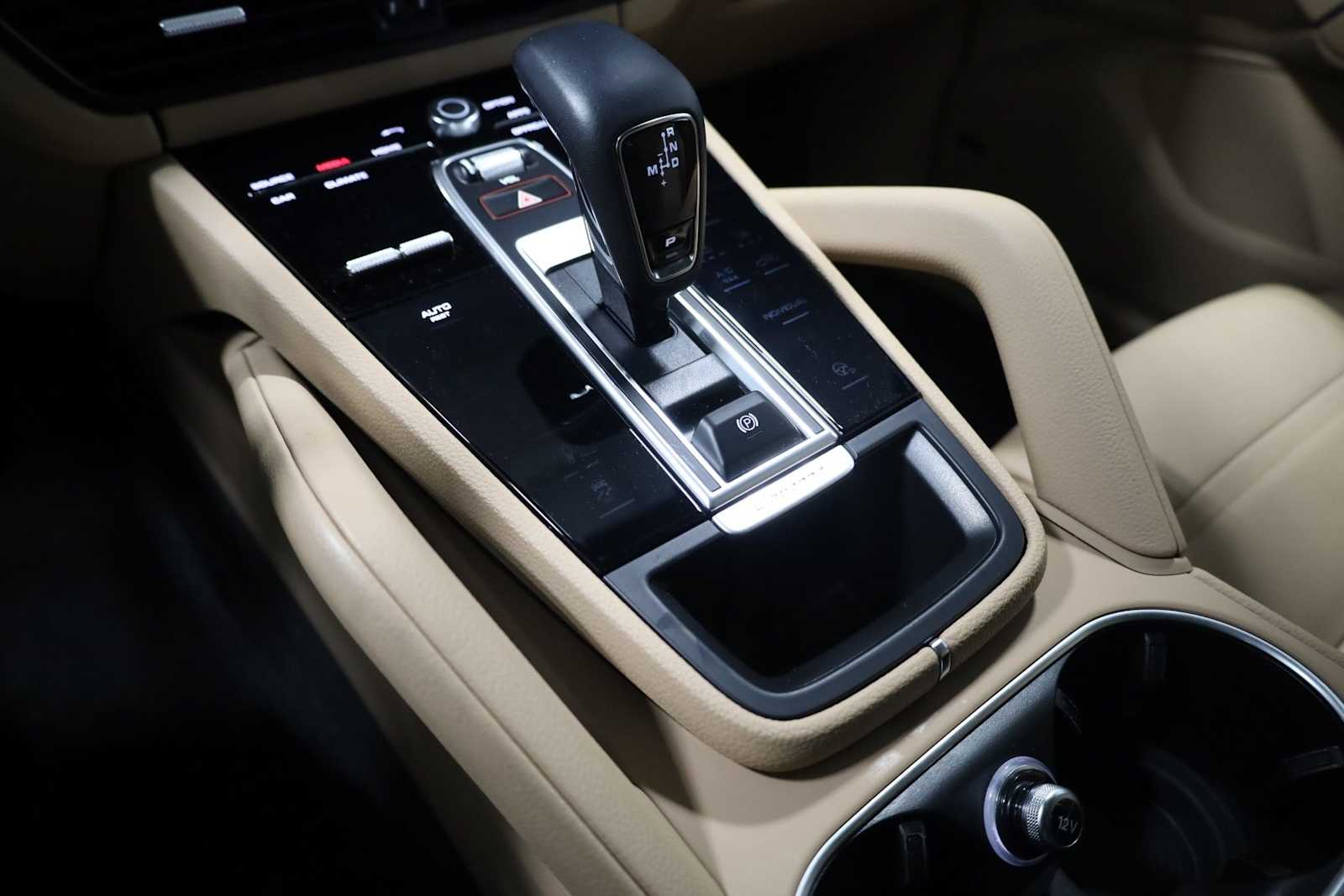 Thumbnail: 2023 Porsche Cayenne - 29