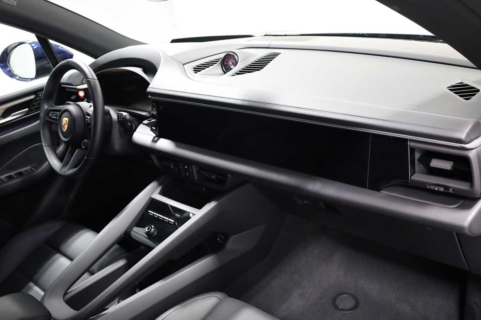 Thumbnail: 2024 Porsche Macan - 6
