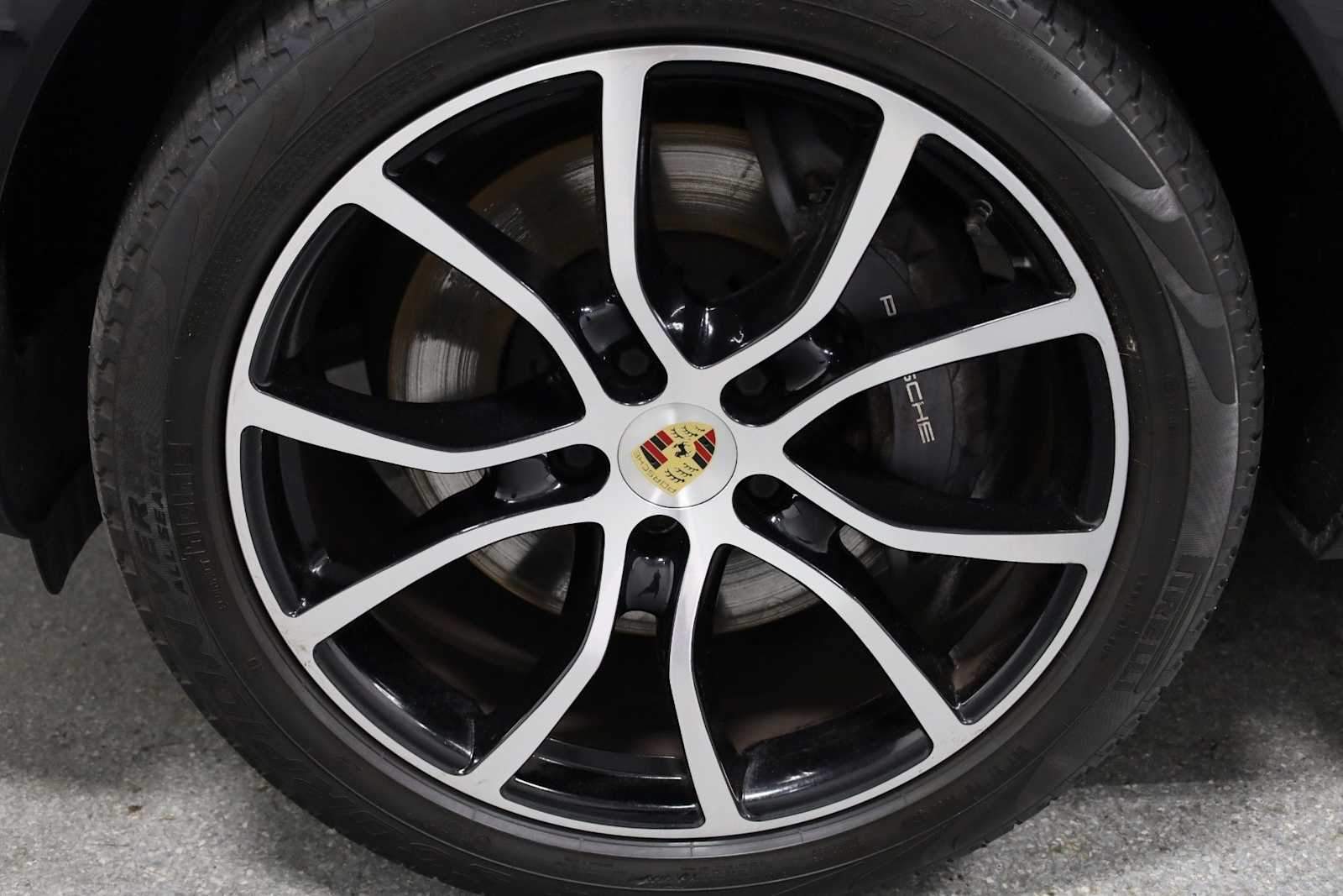 Thumbnail: 2022 Porsche Cayenne - 39