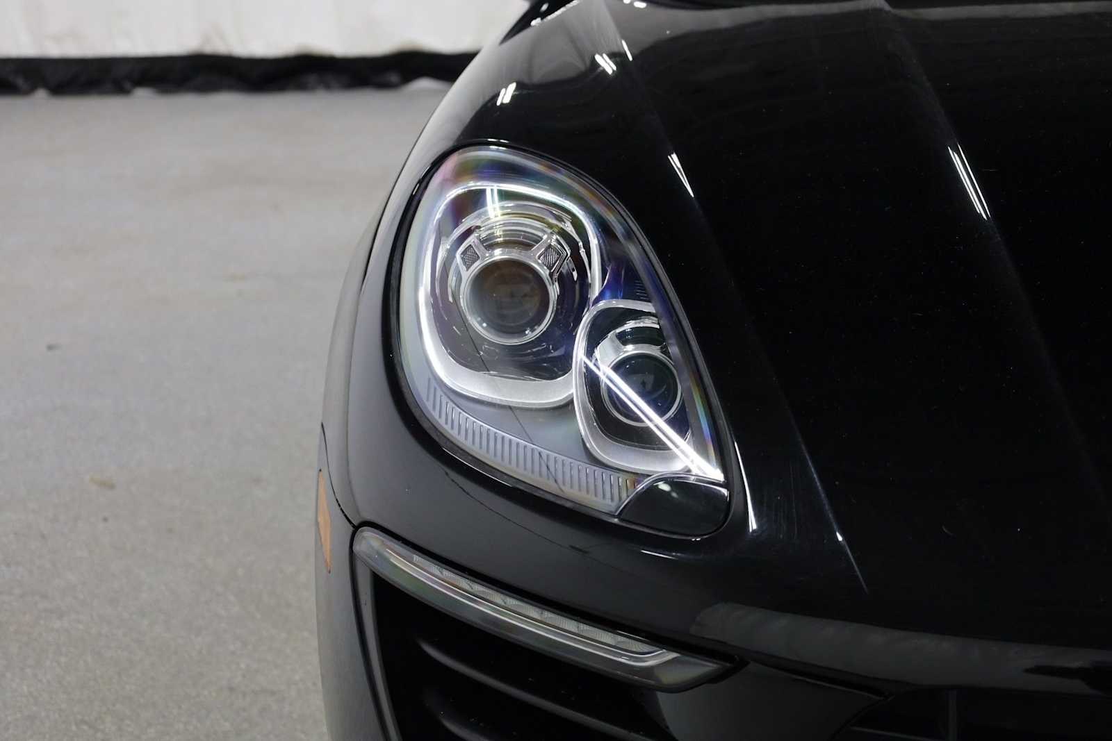 Thumbnail: 2018 Porsche Macan - 15