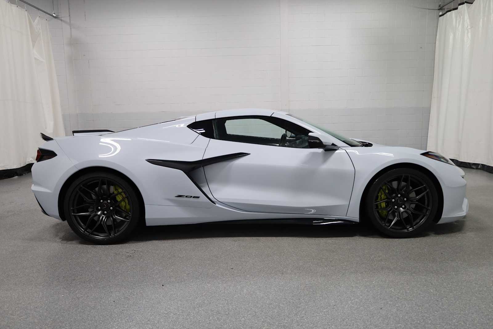 Thumbnail: 2024 Chevrolet Corvette - 9