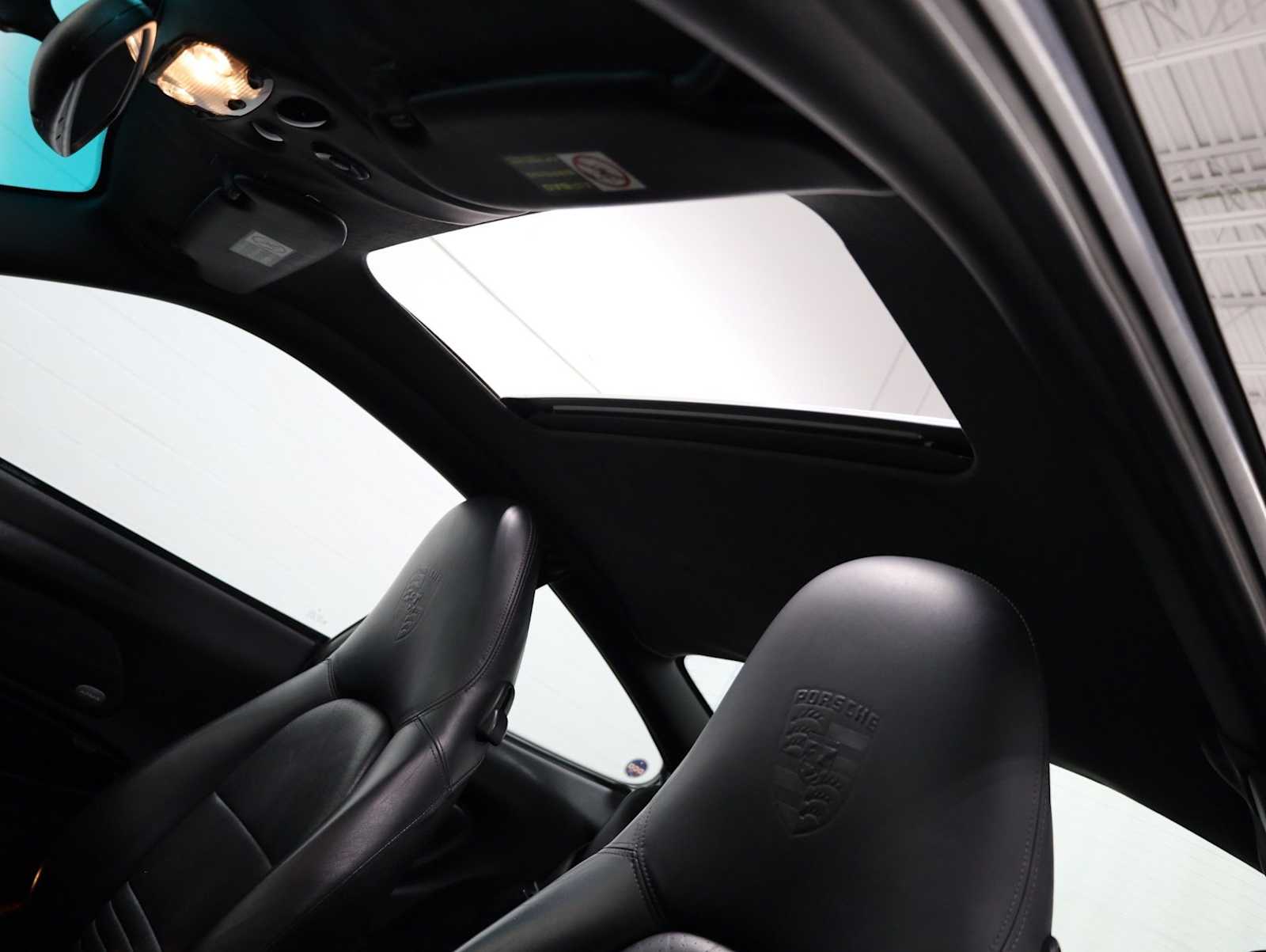 Thumbnail: 2003 Porsche 911 - 19