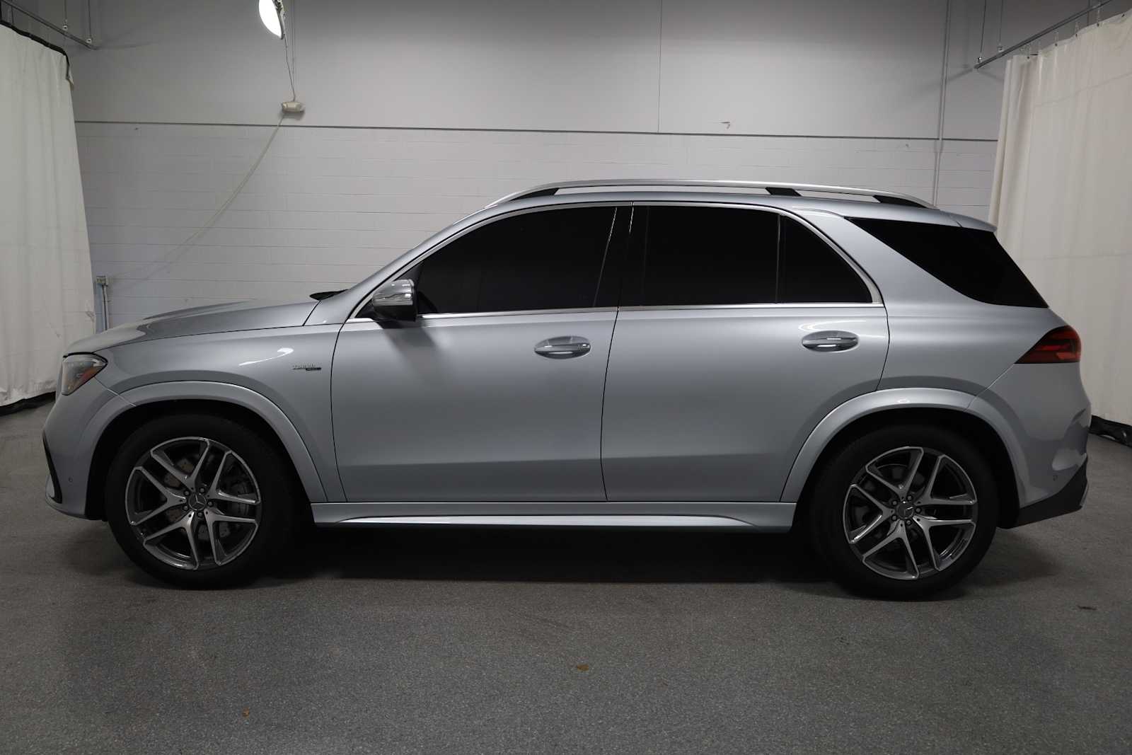 Thumbnail: 2025 Mercedes-Benz GLE - 2