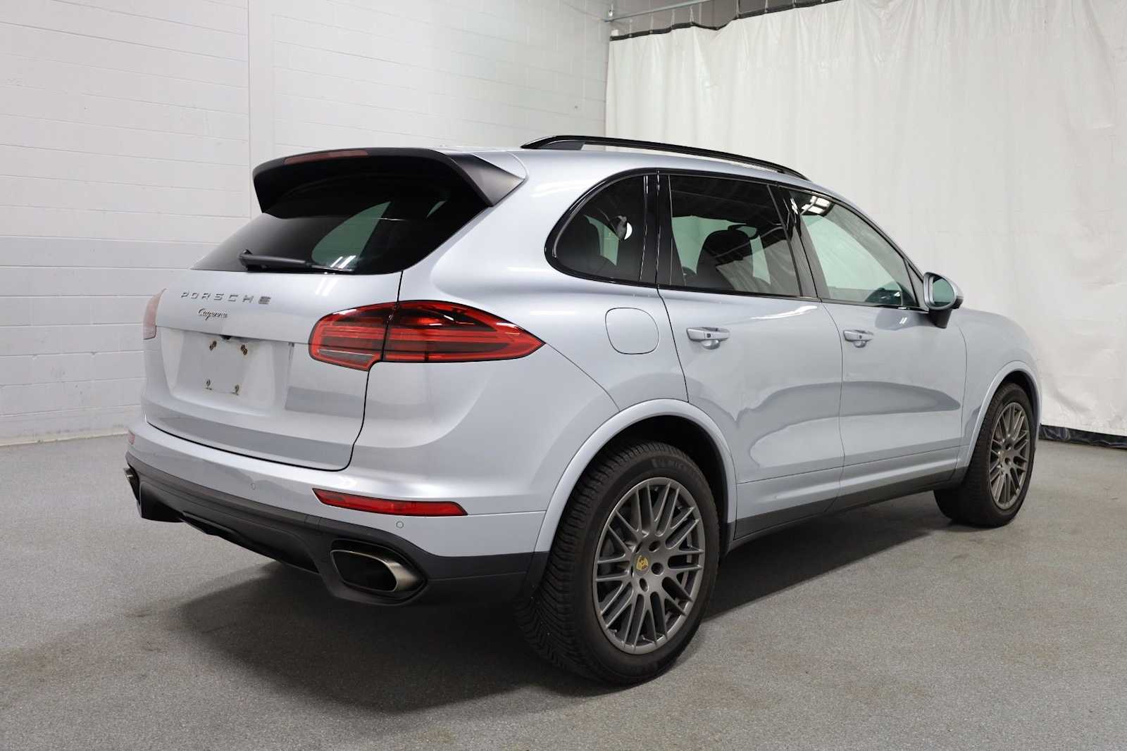 Thumbnail: 2017 Porsche Cayenne - 9