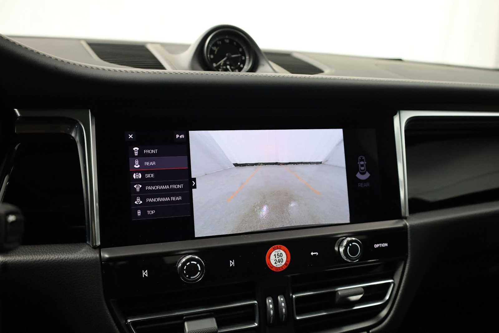 Thumbnail: 2025 Porsche Macan - 34