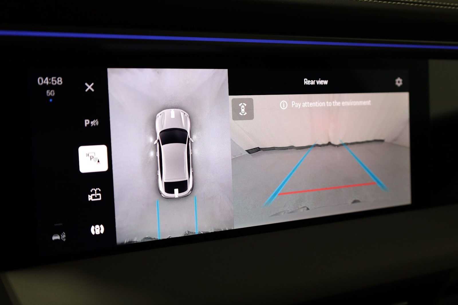 Thumbnail: 2025 Porsche Macan - 35