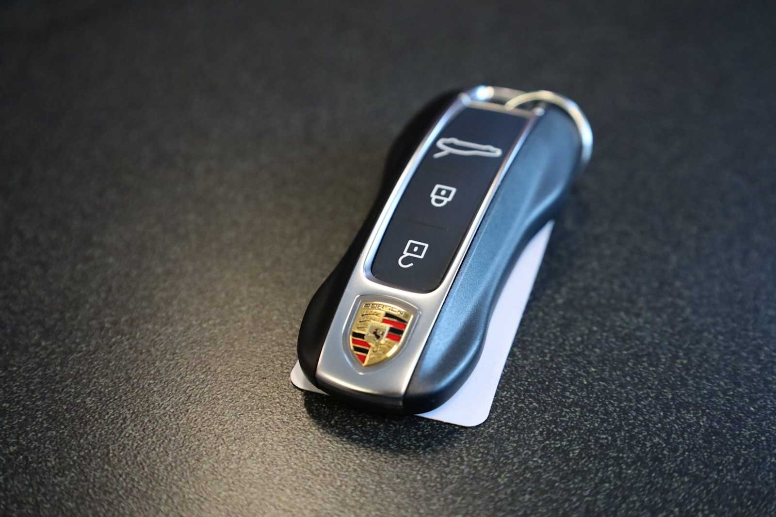 Thumbnail: 2026 Porsche Panamera - 42