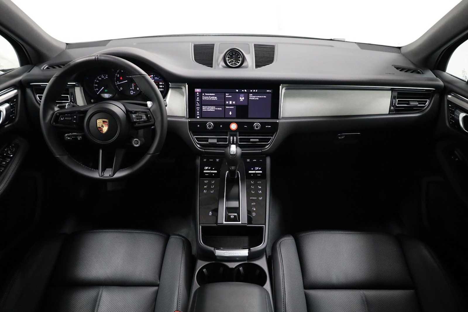 Thumbnail: 2026 Porsche Macan - 24