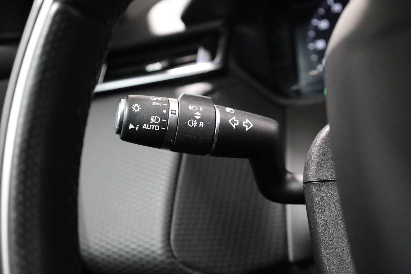 Thumbnail: 2018 Land Rover Range Rover Velar - 29