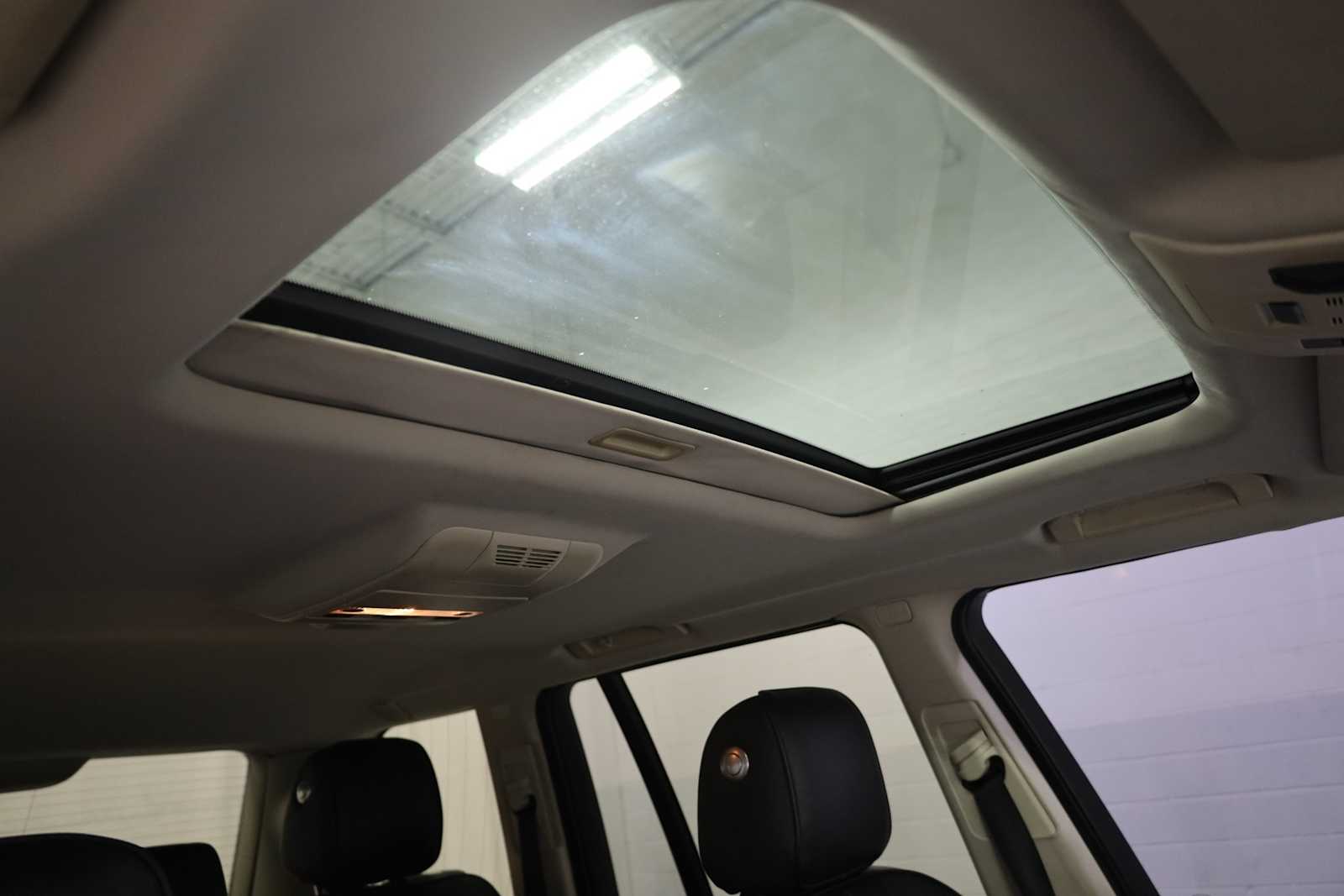 Thumbnail: 2012 Land Rover Range Rover - 19