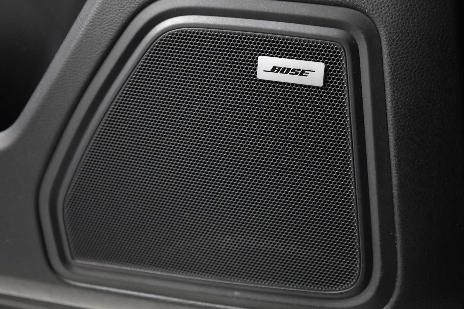 Thumbnail: 2017 Porsche Macan - 16