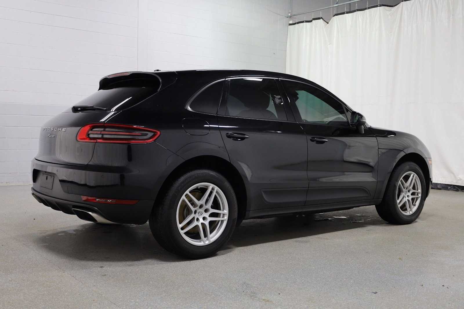 Thumbnail: 2018 Porsche Macan - 9