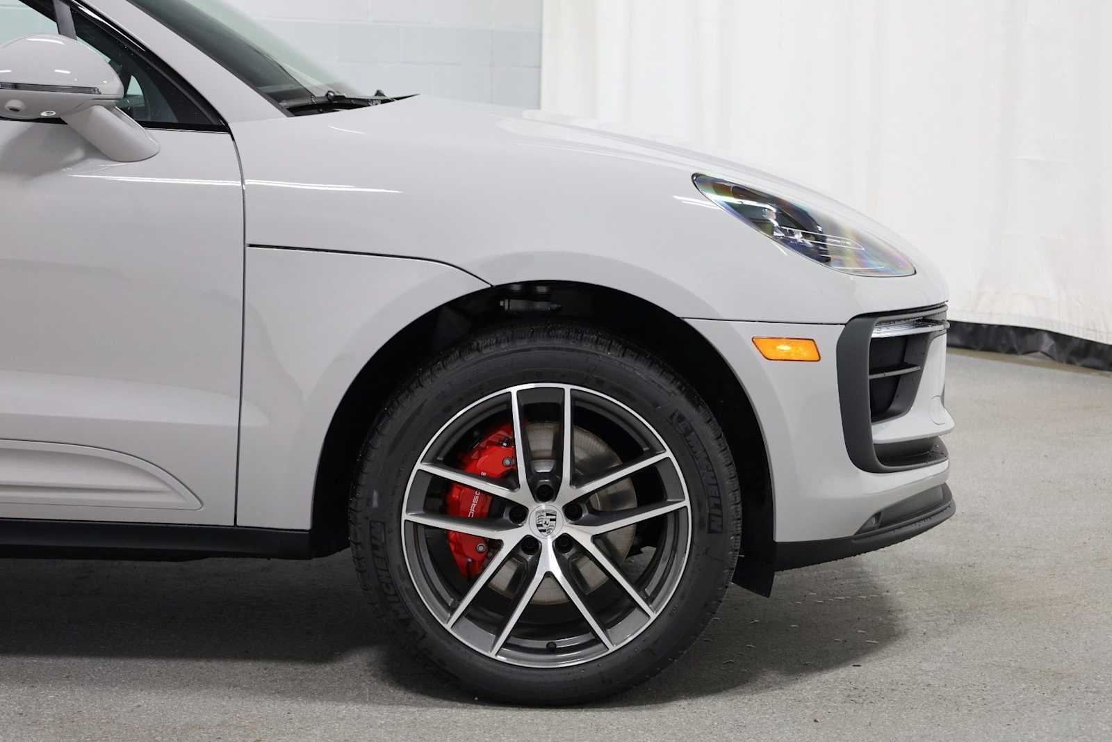 Thumbnail: 2026 Porsche Macan - 11