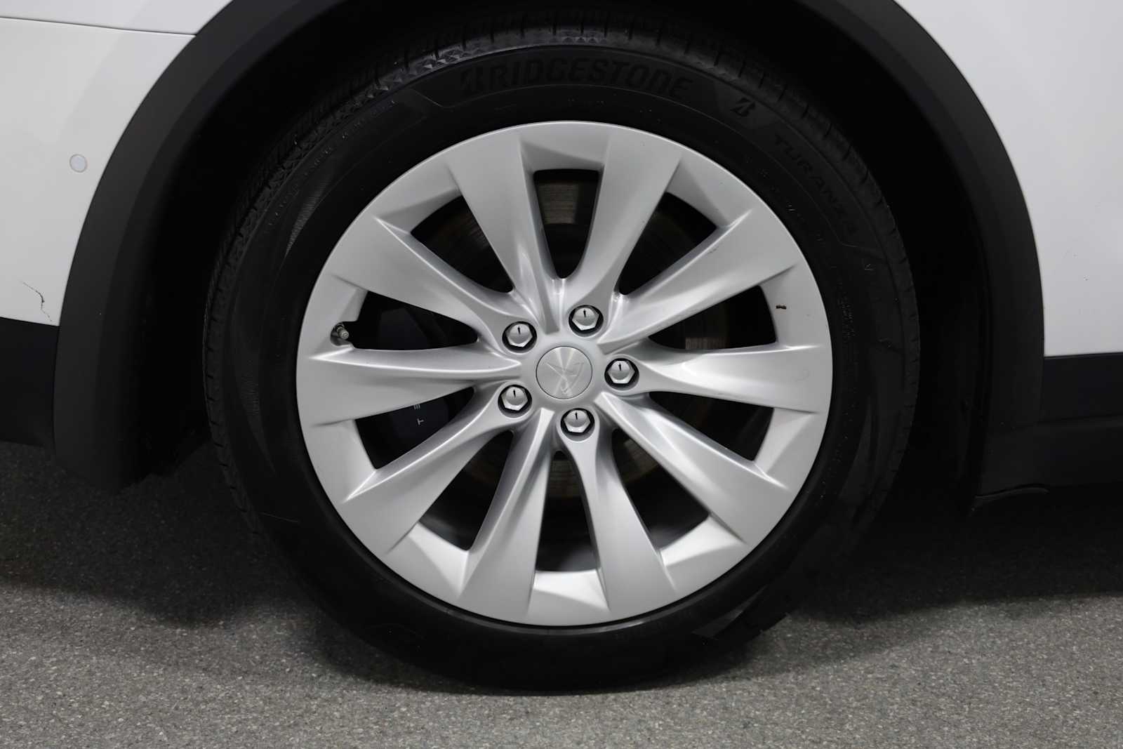 Thumbnail: 2021 Tesla Model X - 33