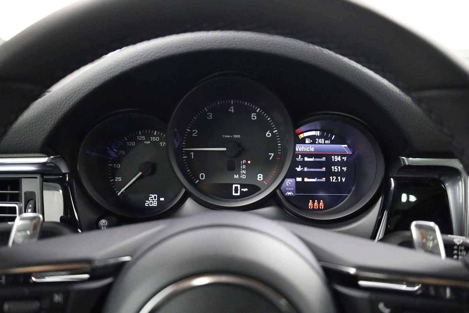 Thumbnail: 2026 Porsche Macan - 24