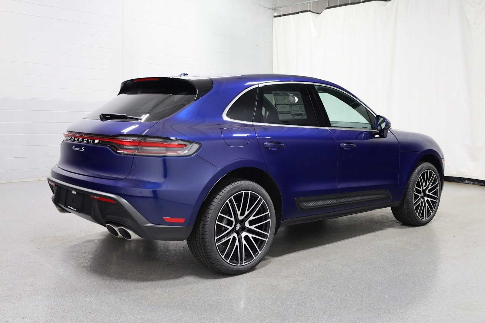 Thumbnail: 2026 Porsche Macan - 9