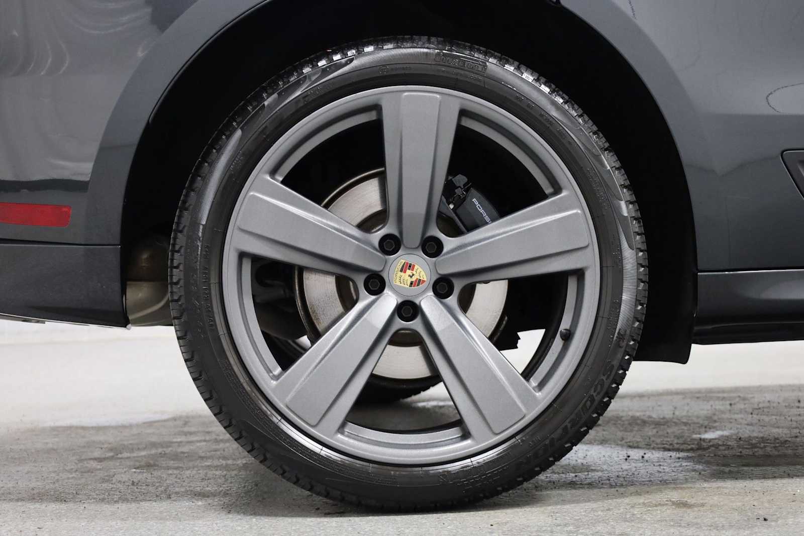 Thumbnail: 2024 Porsche Macan - 38