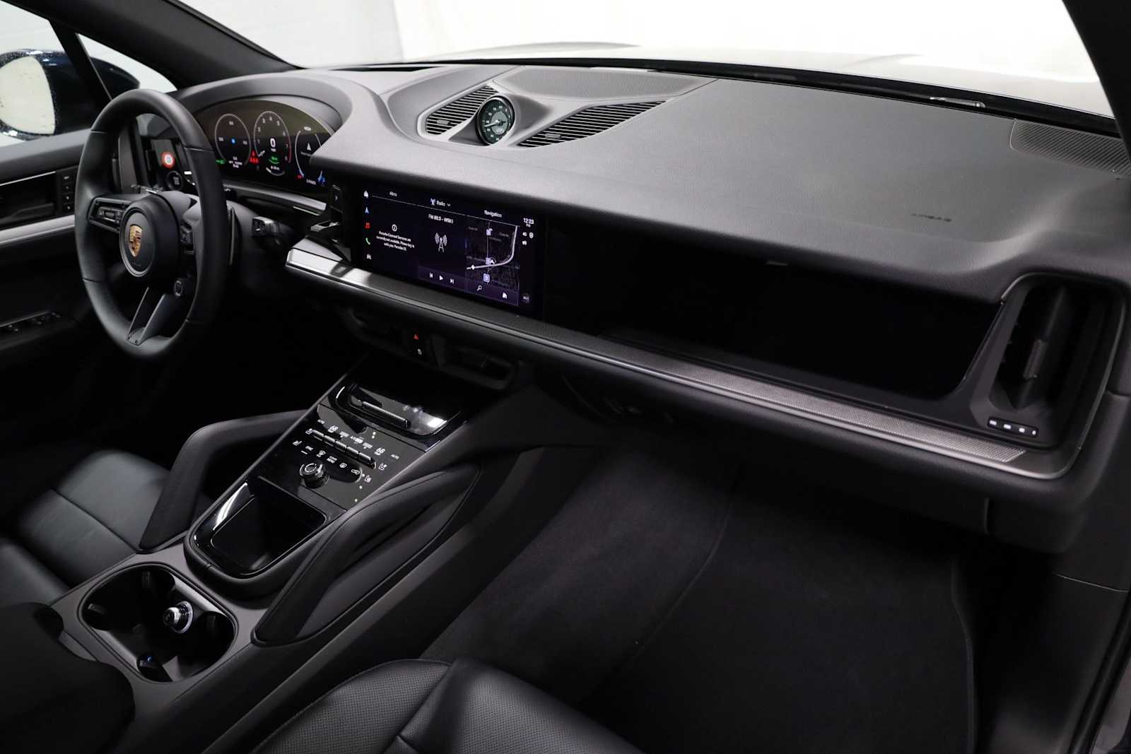 Thumbnail: 2026 Porsche Cayenne - 6