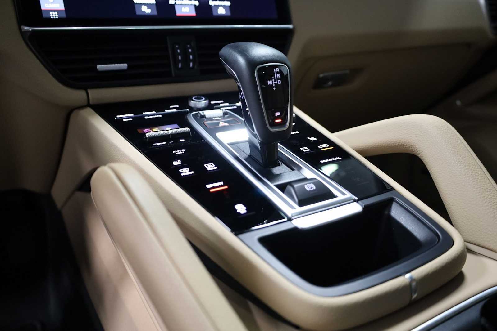 Thumbnail: 2019 Porsche Cayenne - 29