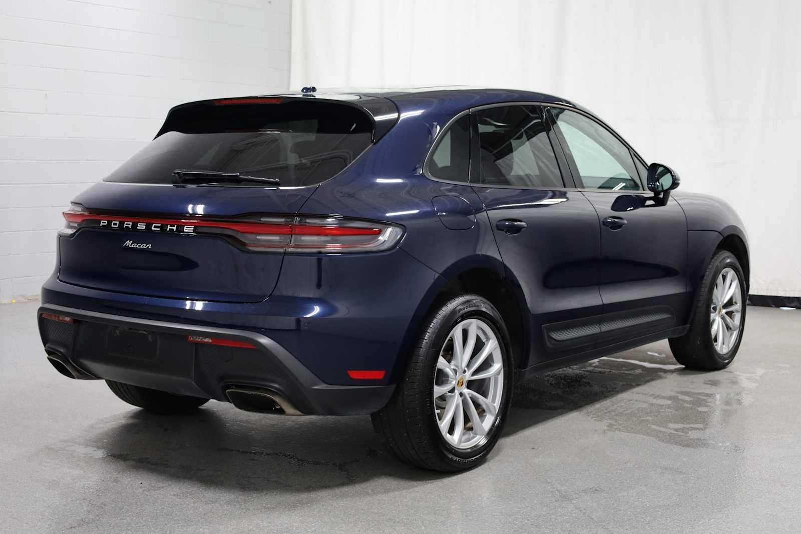 Thumbnail: 2023 Porsche Macan - 8