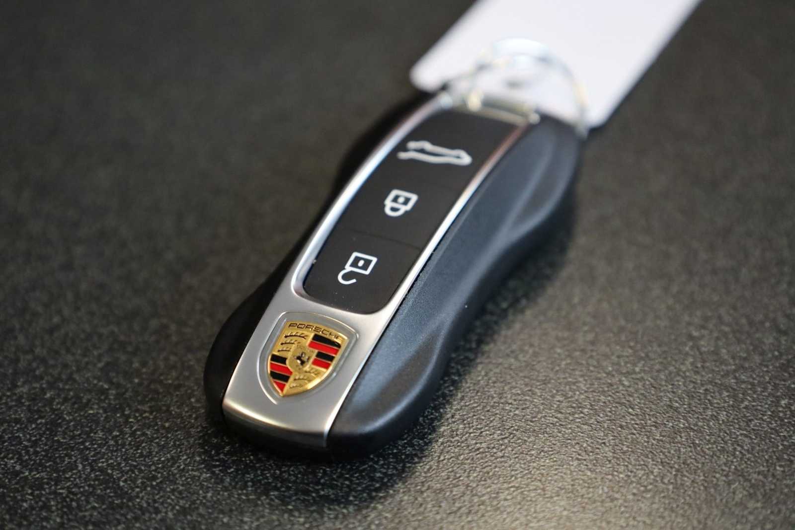 Thumbnail: 2026 Porsche Cayenne - 42