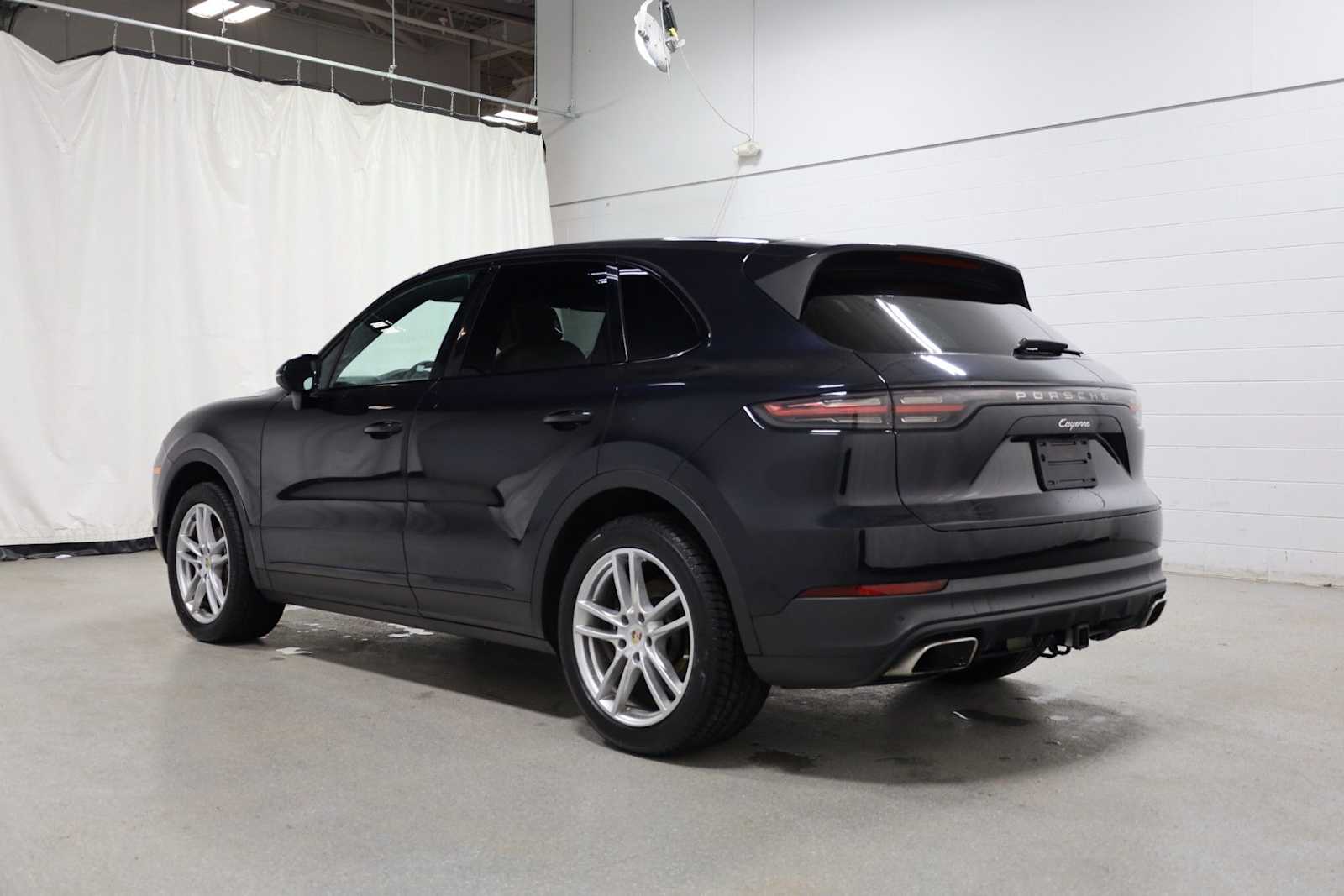 Thumbnail: 2019 Porsche Cayenne - 3