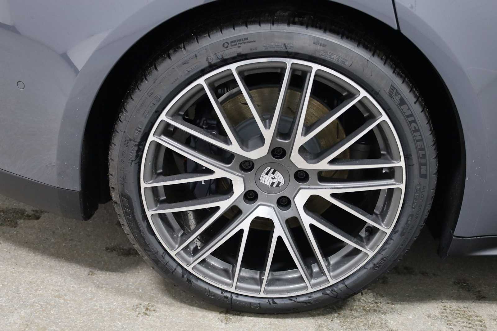 Thumbnail: 2026 Porsche Panamera - 37