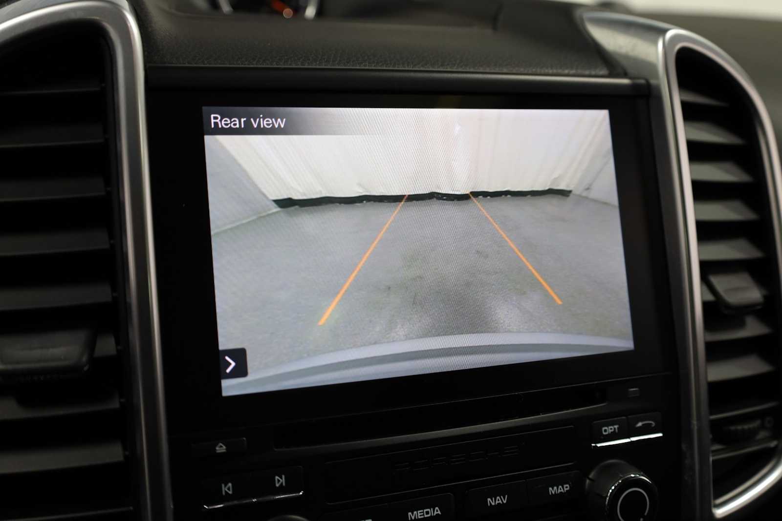 Thumbnail: 2017 Porsche Cayenne - 42