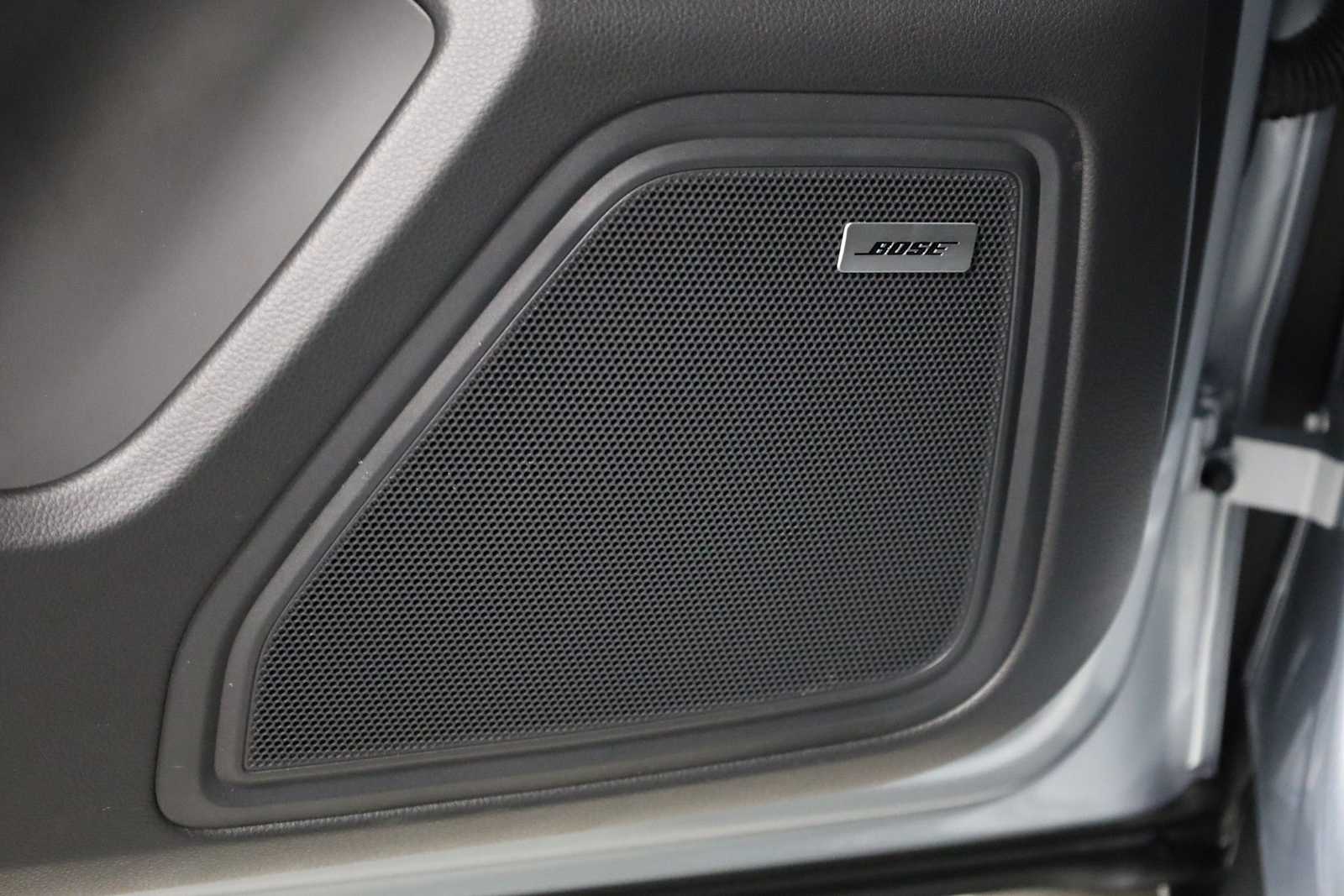 Thumbnail: 2026 Porsche Macan - 17