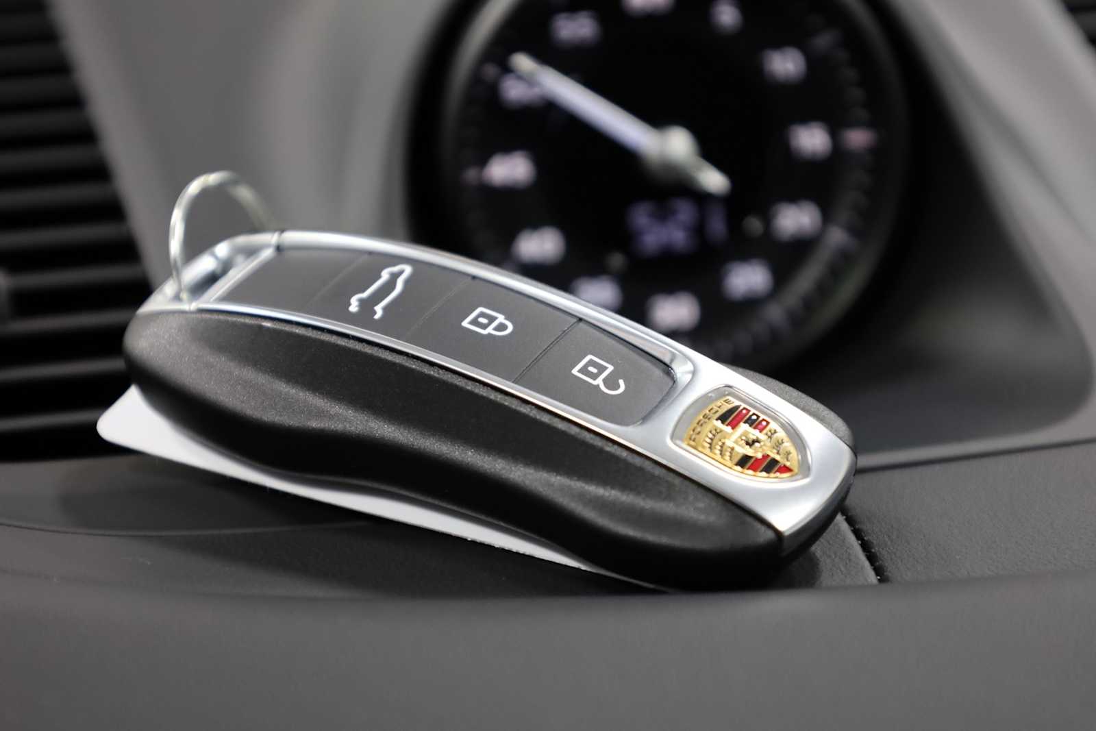 Thumbnail: 2024 Porsche Cayenne - 38