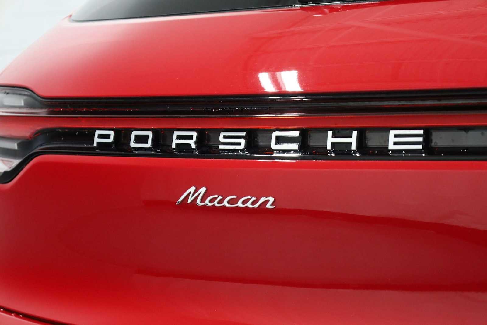 Thumbnail: 2025 Porsche Macan - 8