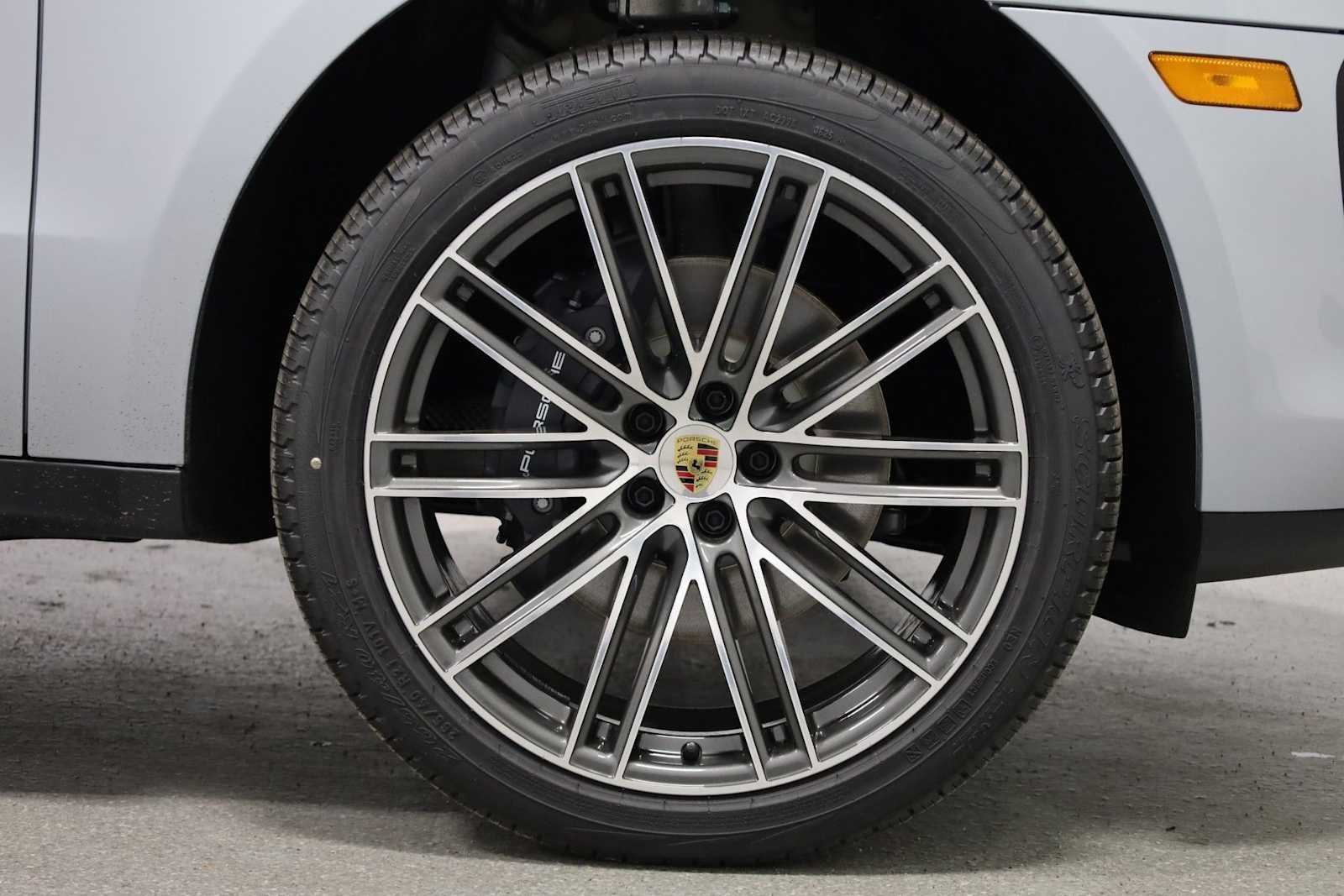 Thumbnail: 2026 Porsche Macan - 12