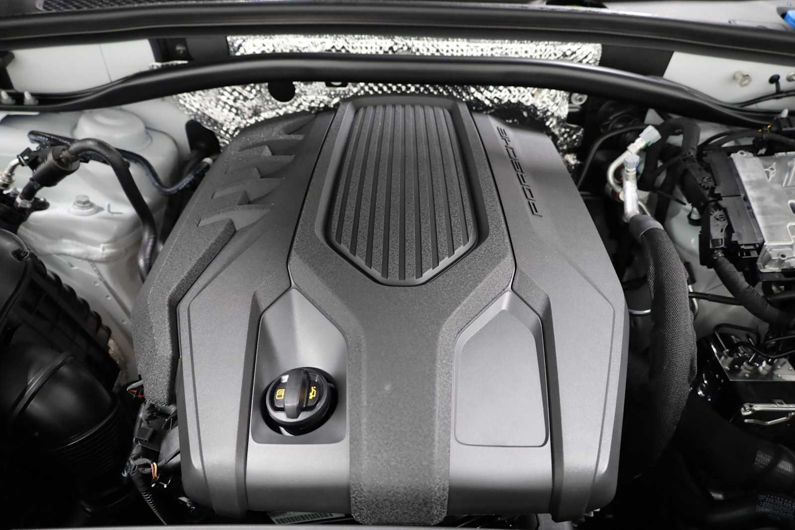 Thumbnail: 2026 Porsche Macan - 41