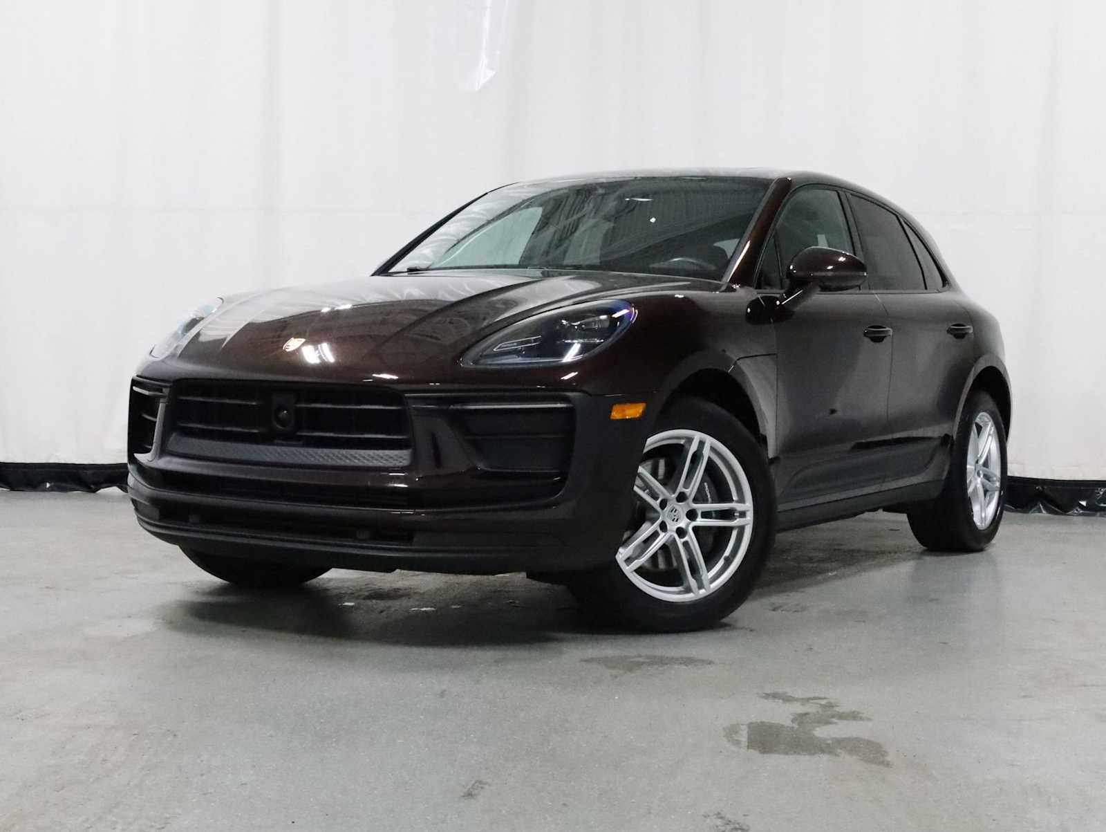 2023 Porsche Macan Base