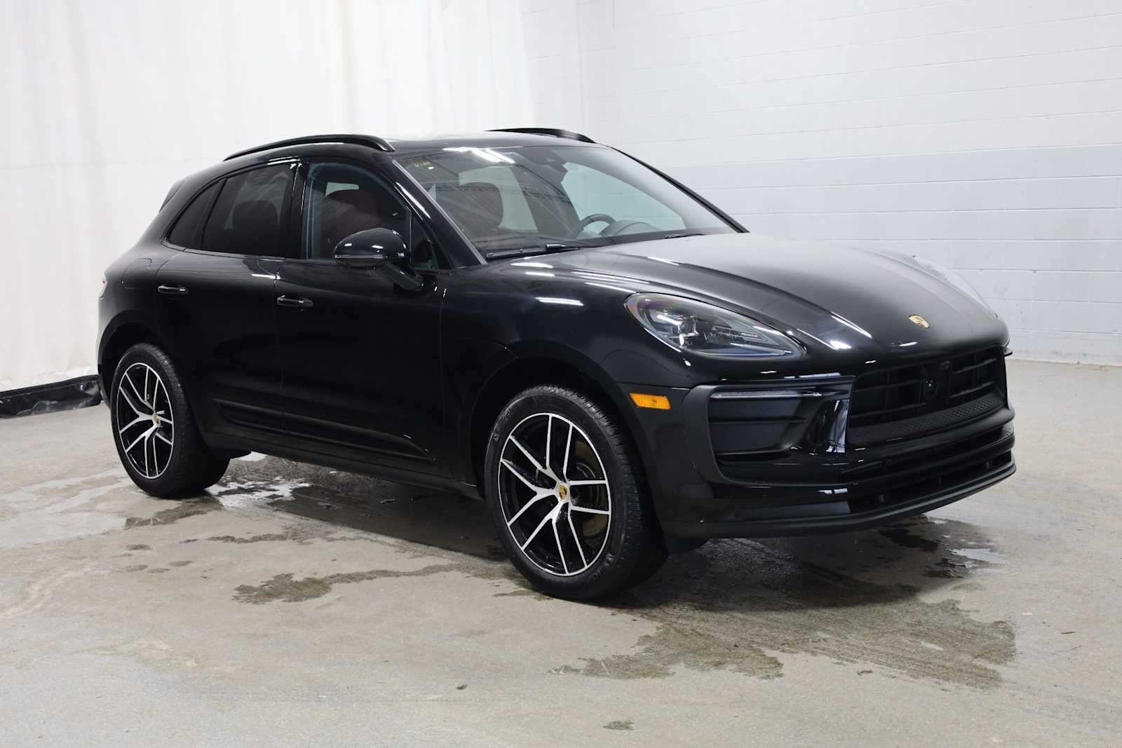 Thumbnail: 2025 Porsche Macan - 13