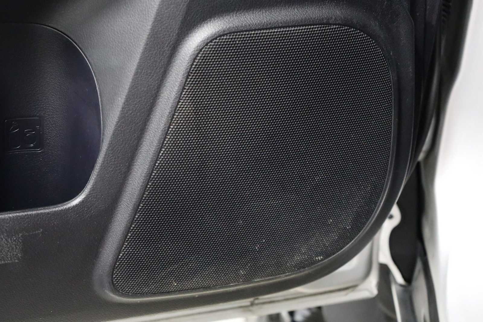 Thumbnail: 2014 Toyota 4Runner - 17