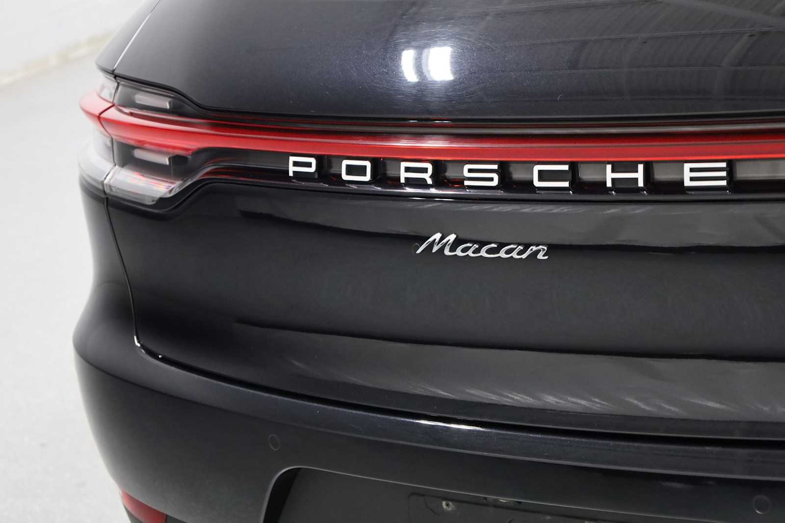 Thumbnail: 2021 Porsche Macan - 8