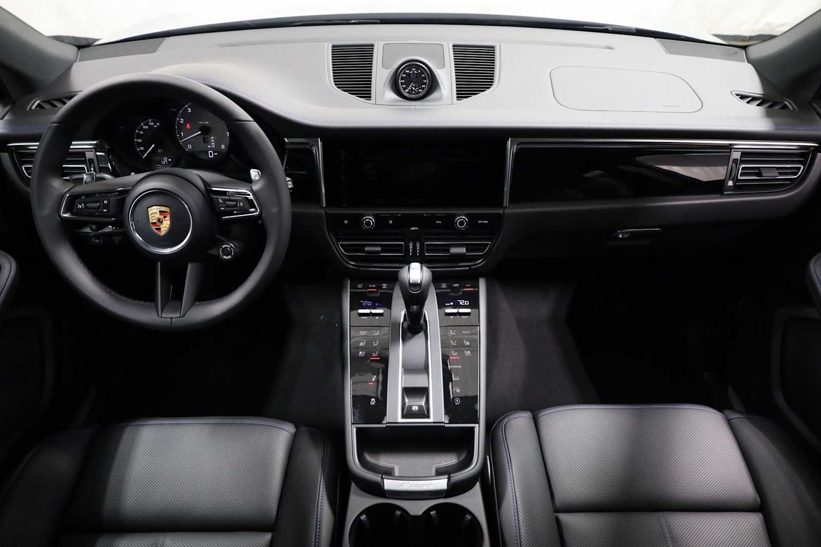 Thumbnail: 2026 Porsche Macan - 26