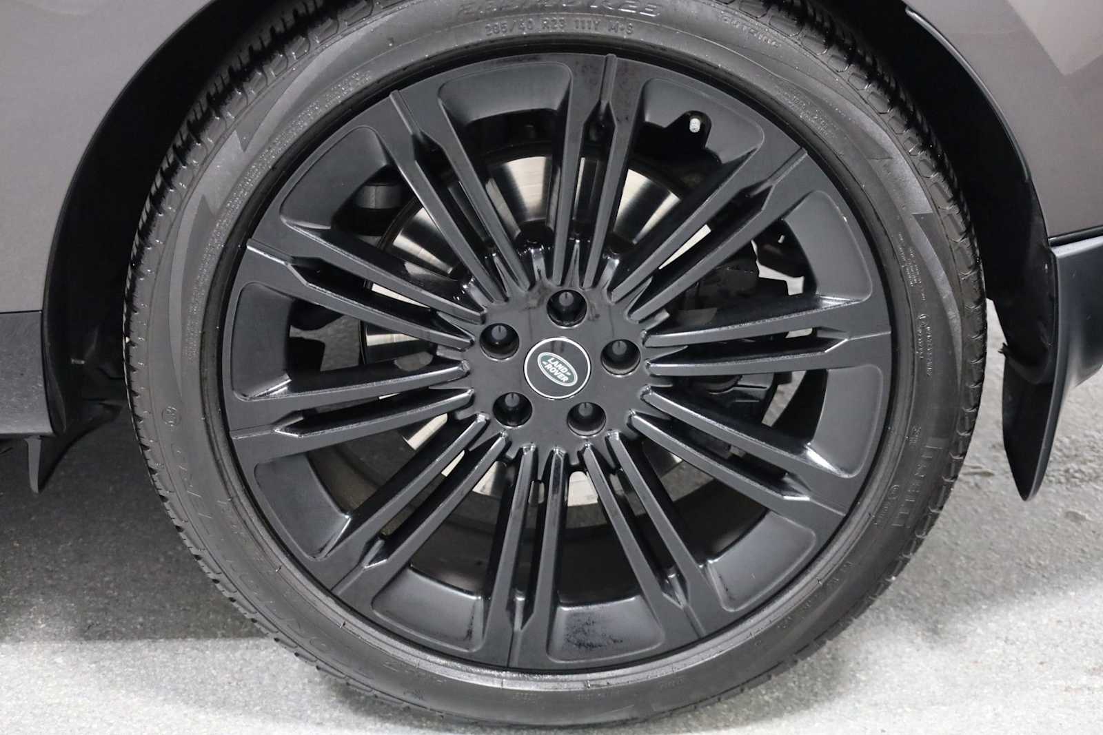 Thumbnail: 2023 Land Rover Range Rover - 36