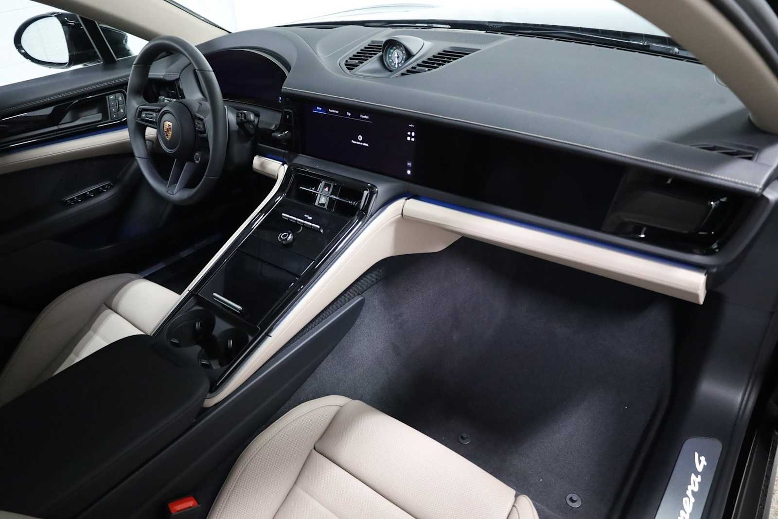 Thumbnail: 2026 Porsche Panamera - 6