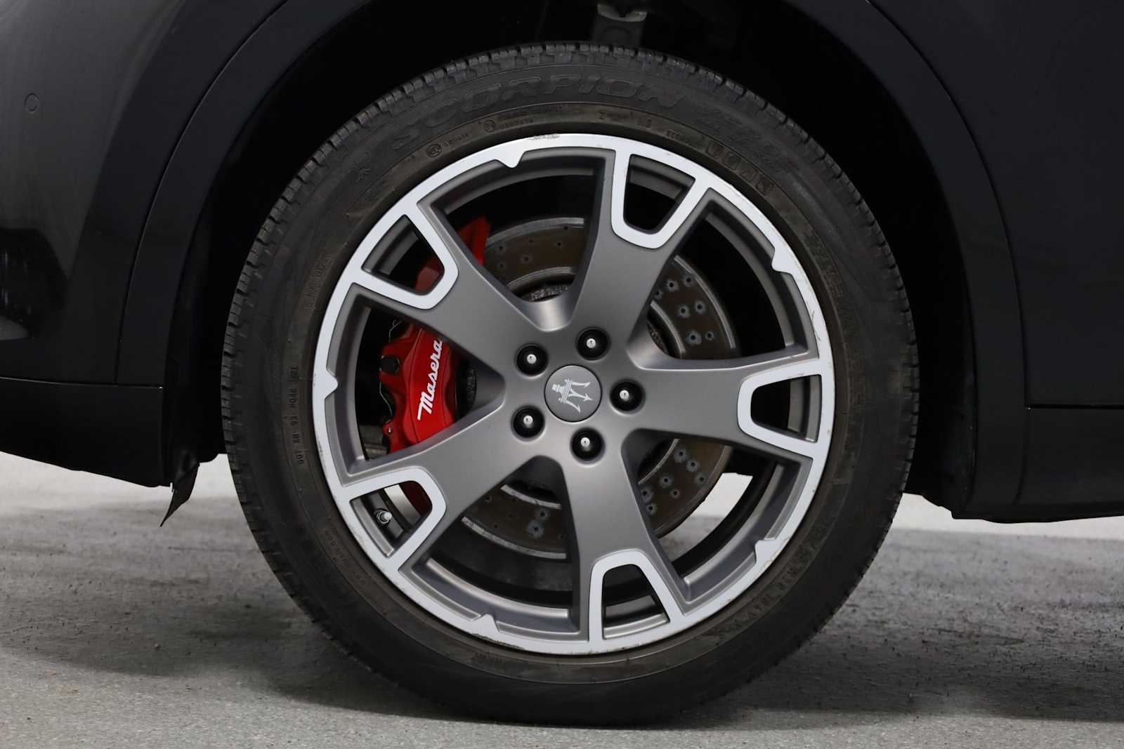 Thumbnail: 2017 Maserati Levante - 40