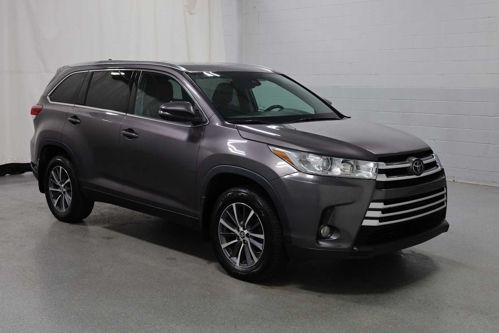 Thumbnail: 2019 Toyota Highlander - 13