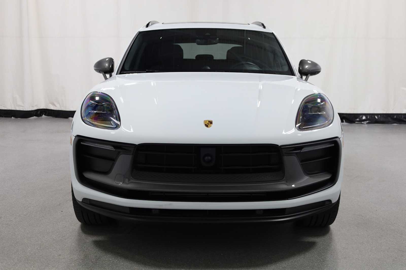 Thumbnail: 2025 Porsche Macan - 14