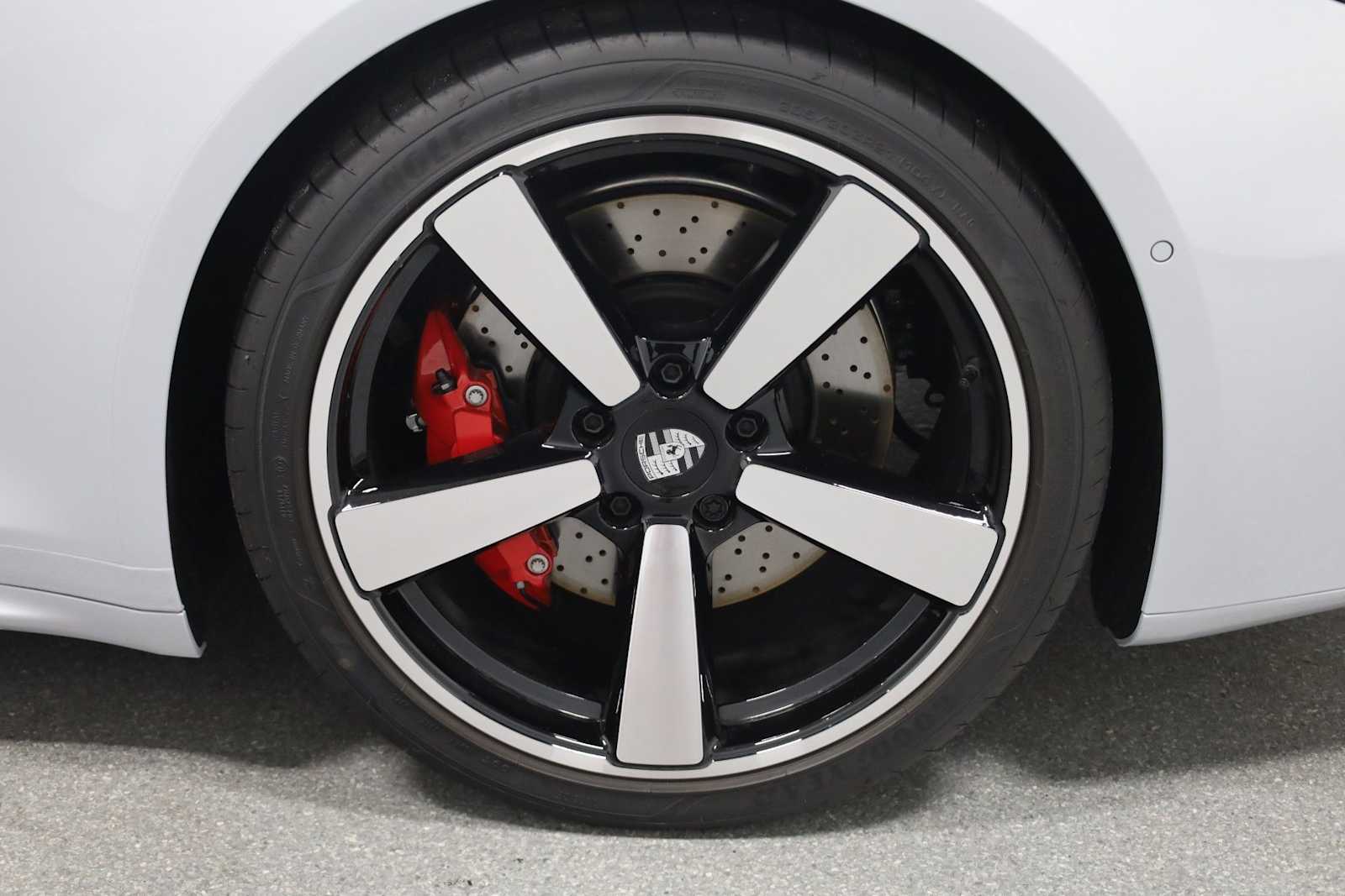 Thumbnail: 2025 Porsche 911 - 34