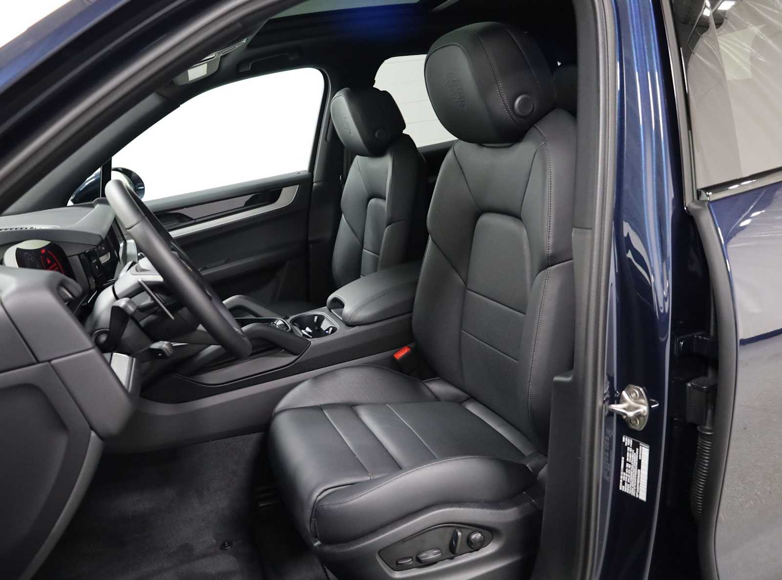 Thumbnail: 2025 Porsche Cayenne - 5