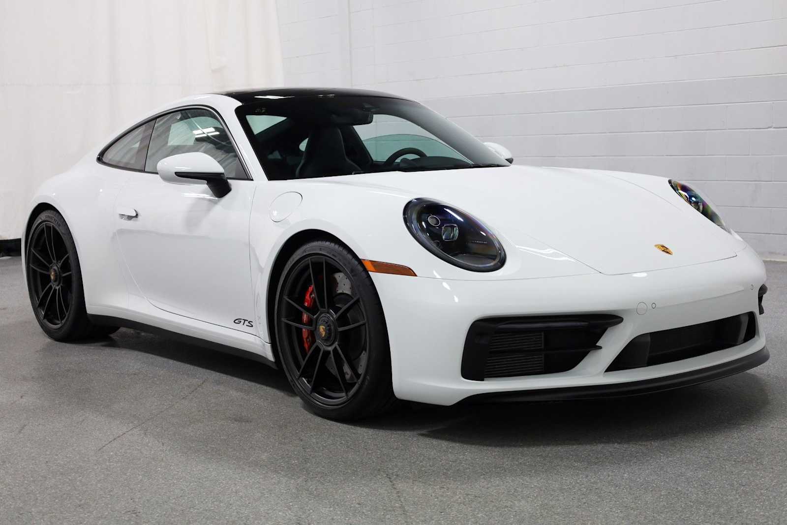 Thumbnail: 2022 Porsche 911 - 13