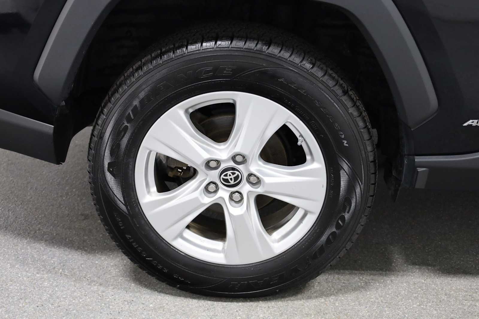 Thumbnail: 2021 Toyota RAV4 - 34