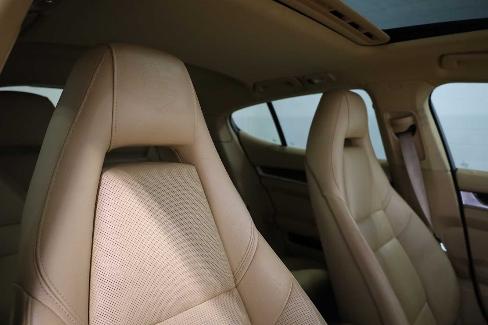 Thumbnail: 2014 Porsche Panamera - 22