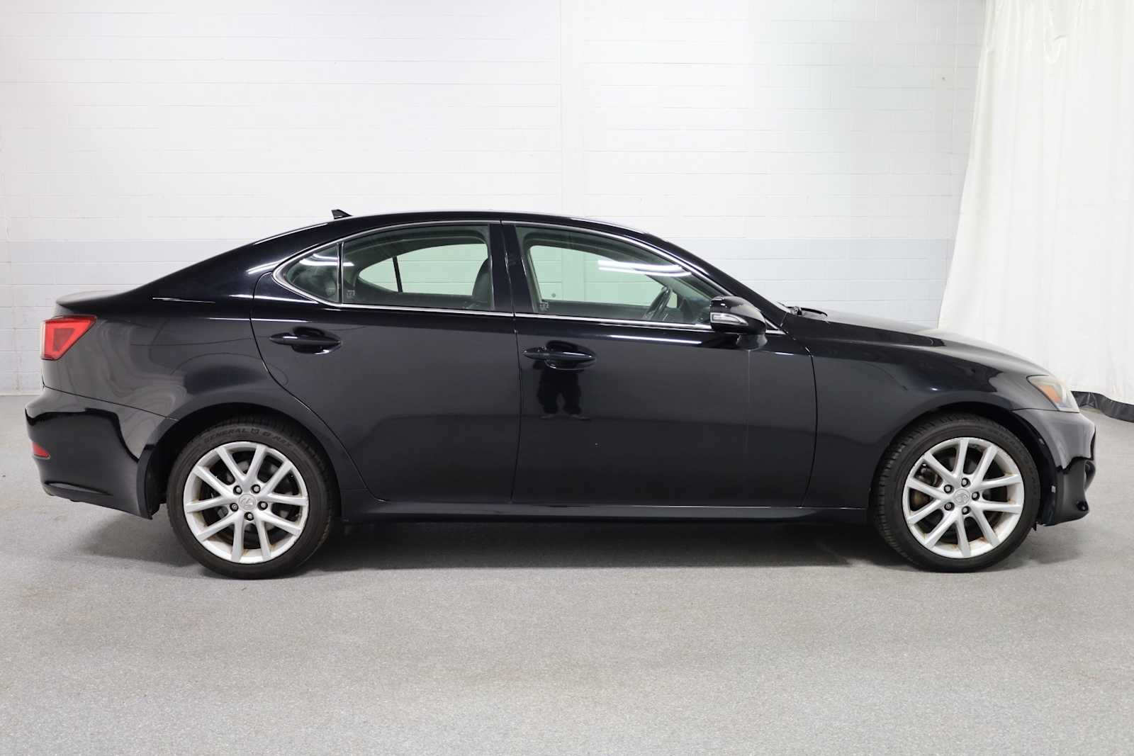 Thumbnail: 2012 Lexus IS - 10